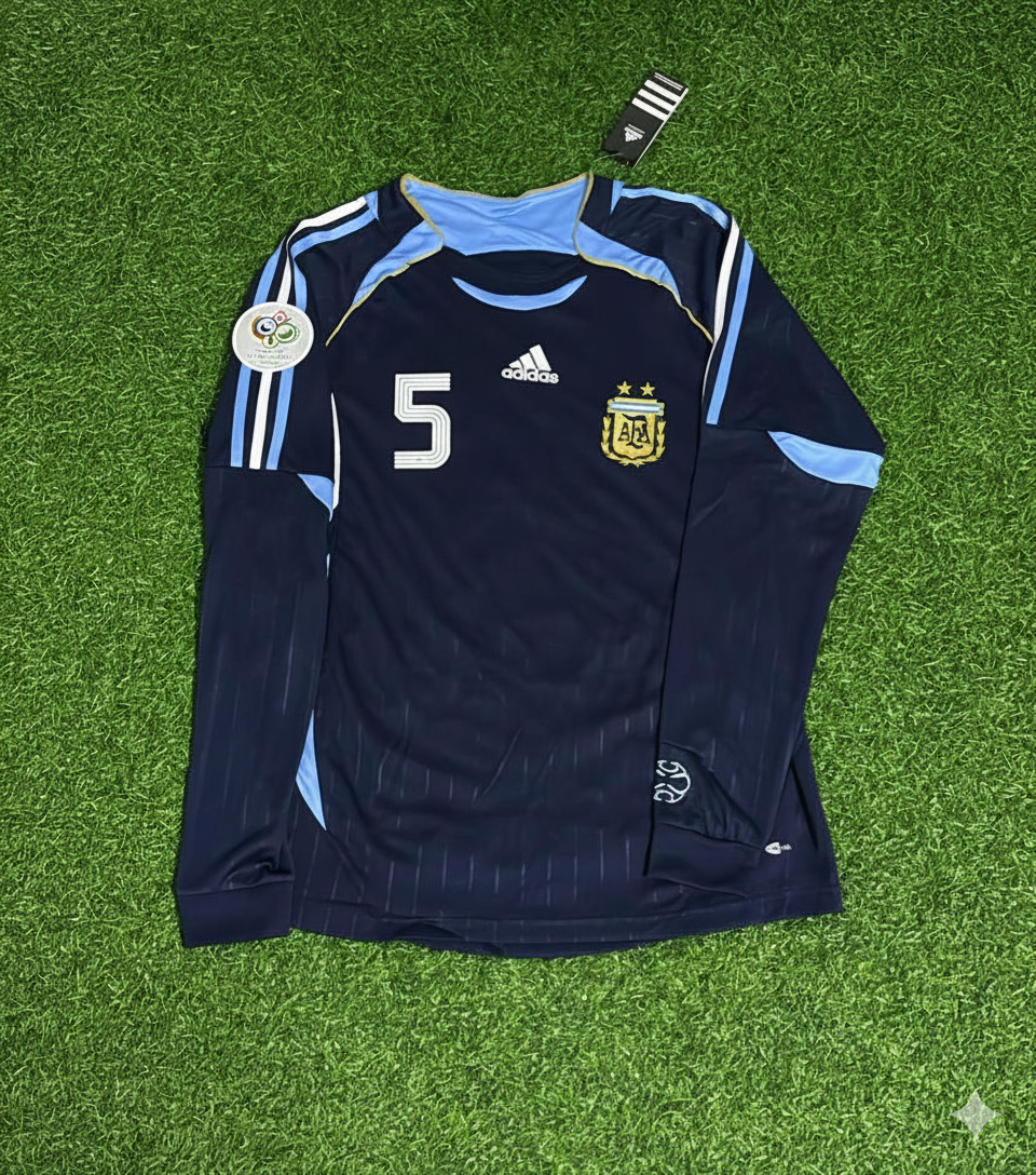 Argentina 2006 World Cup Long Sleeve Retro Football Jersey – Esteban Cambiasso