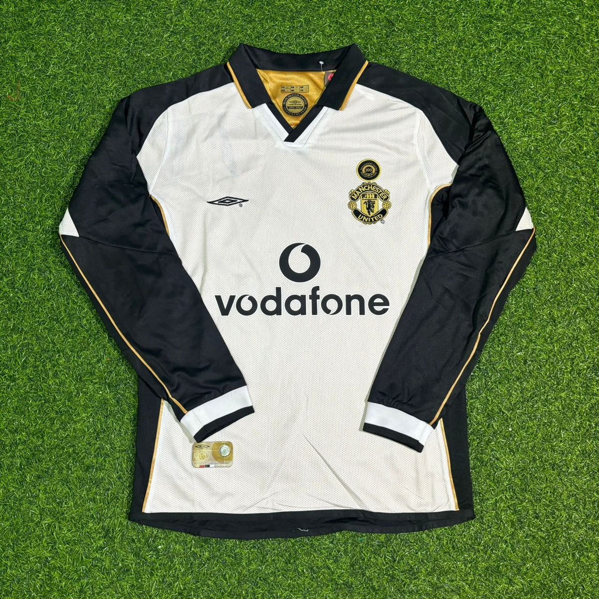 Ryan Giggs #11 Manchester United 2001-2002 Reversible Retro Jersey