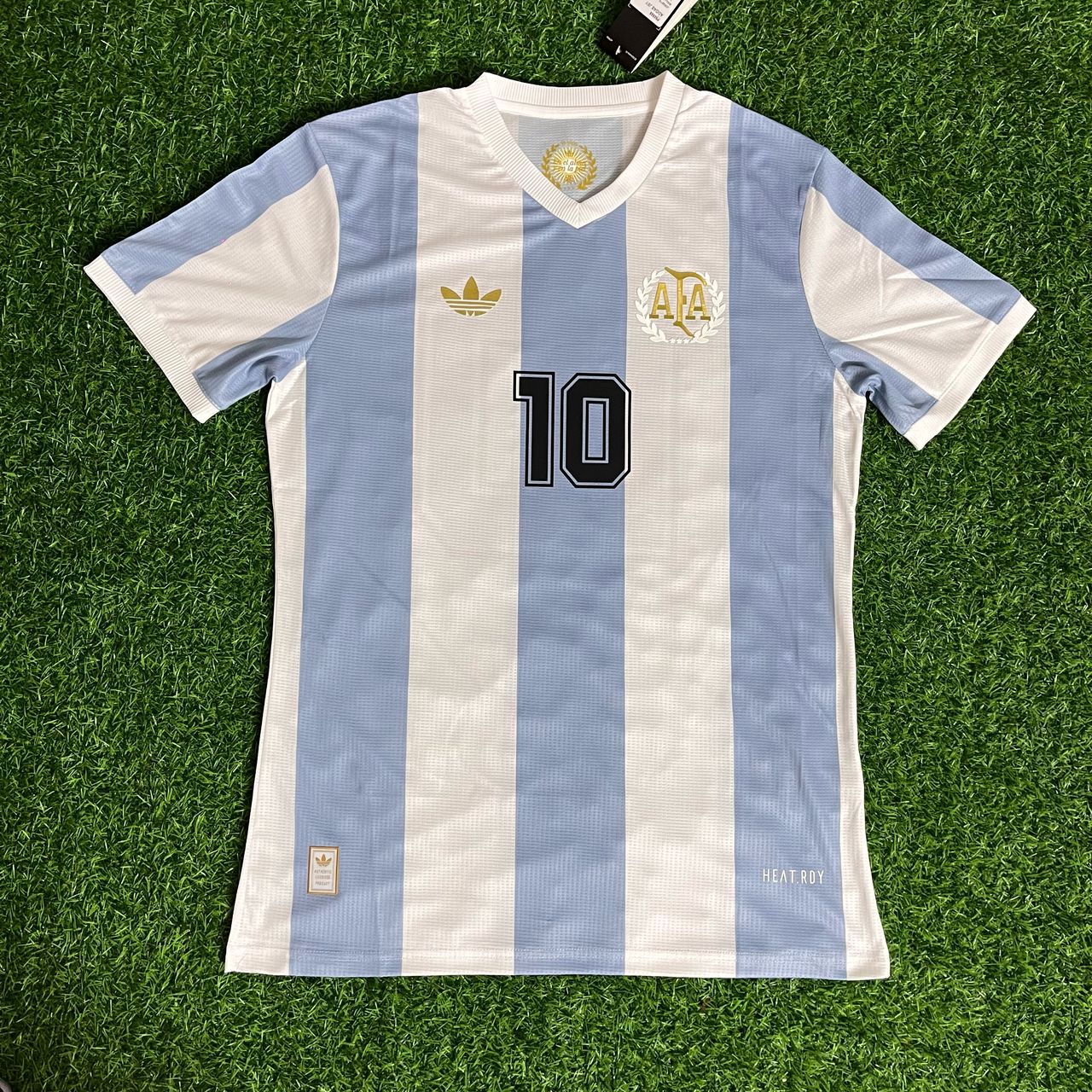 Diego Armando Maradona 10 - Argentinien Legendäres weißes Retro-Trikot Fußballshirt