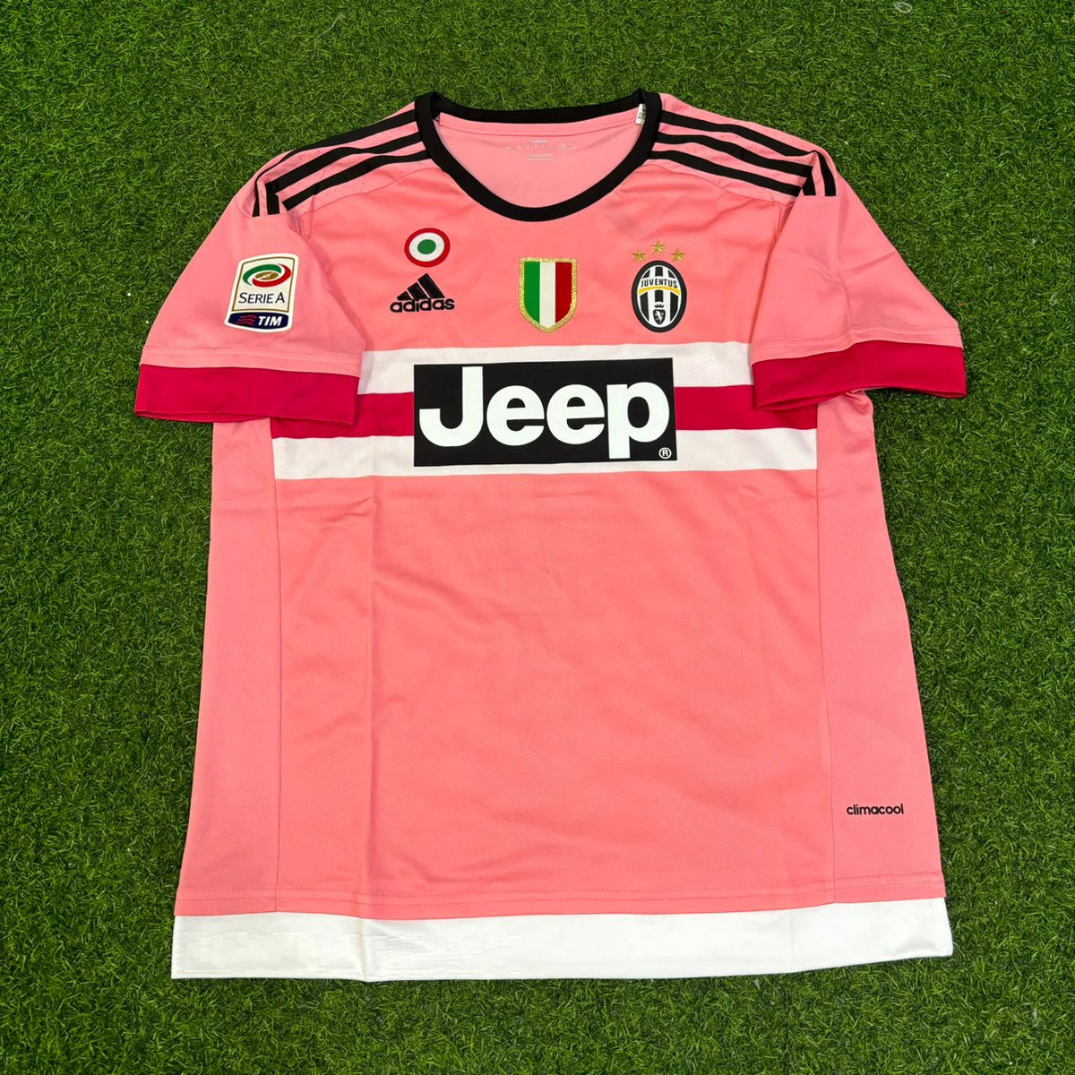 Camiseta retro rosa de la Juventus 2015/16 – Giorgio Chiellini