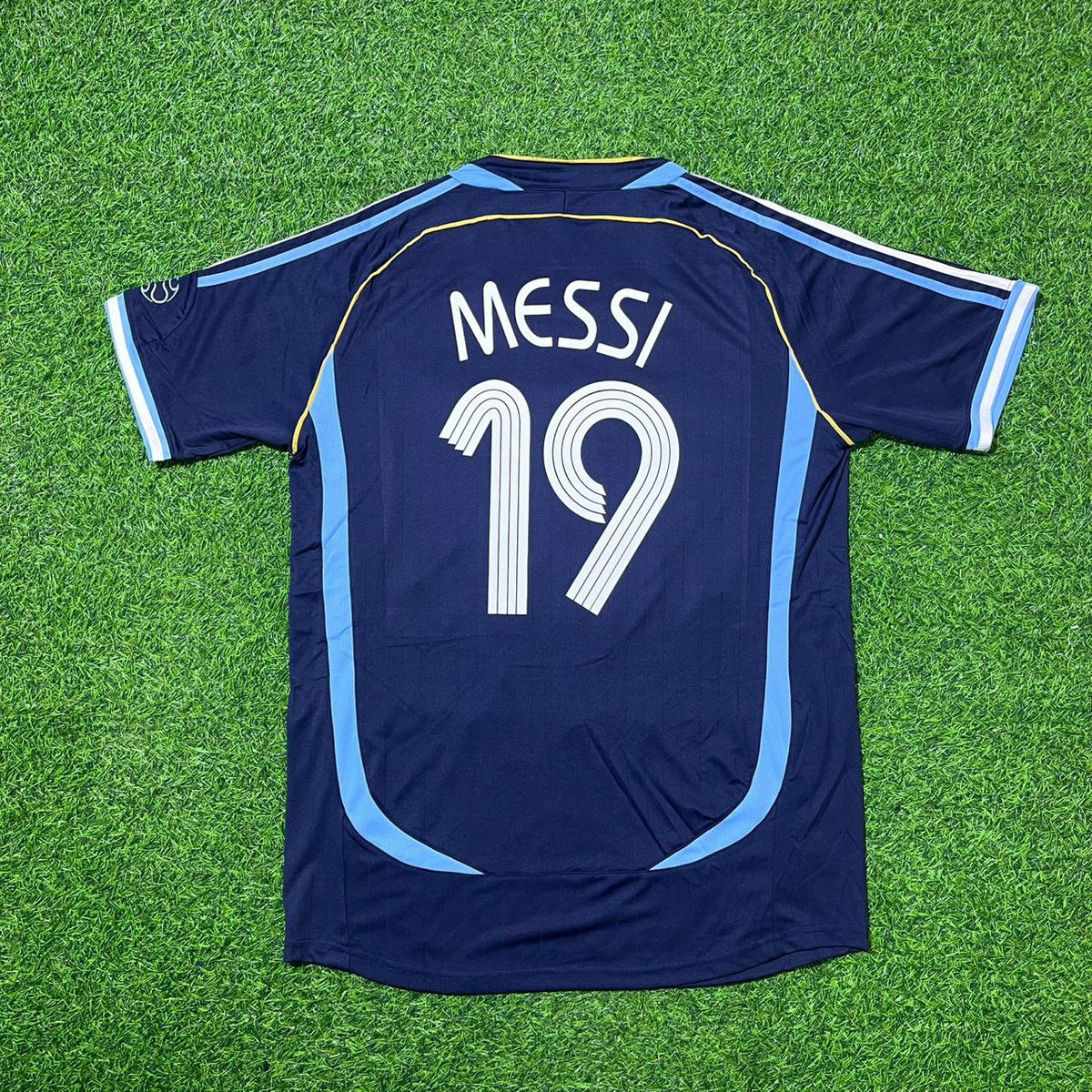 Maillot de football rétro domicile bleu foncé Lionel Messi Argentine Coupe du Monde 2006