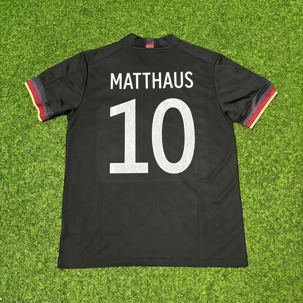 Camiseta de fĂștbol retro negra de Alemania de Lothar MatthĂ€us #10