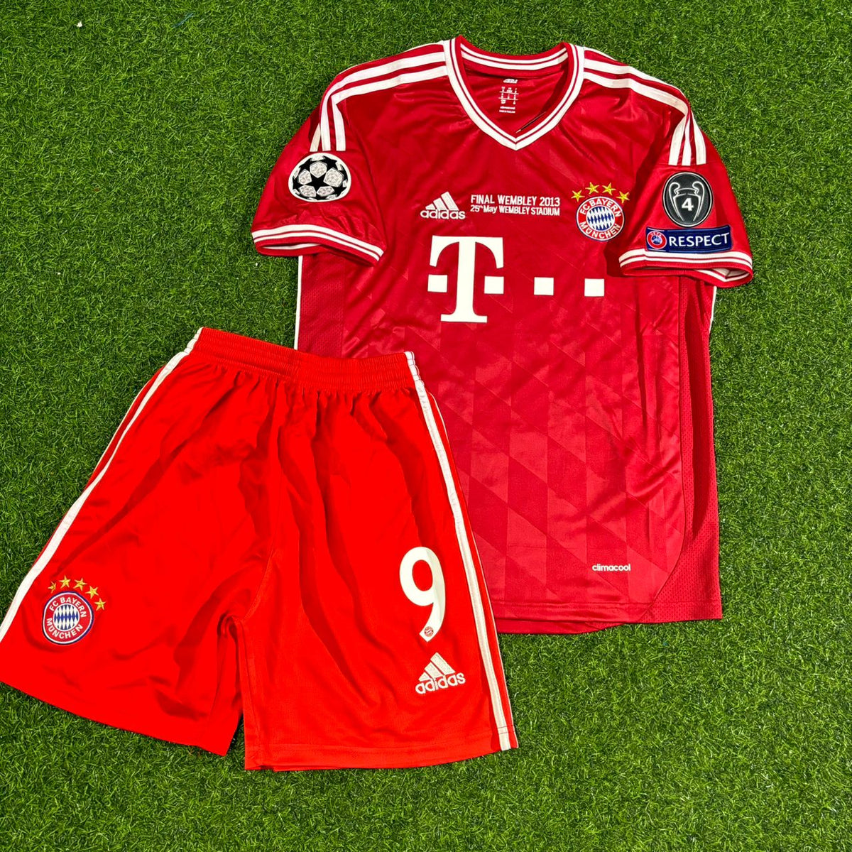 Camiseta de fútbol retro infantil del Bayern de Múnich, final de la Liga de Campeones 2013 – Mario Mandžukić 9