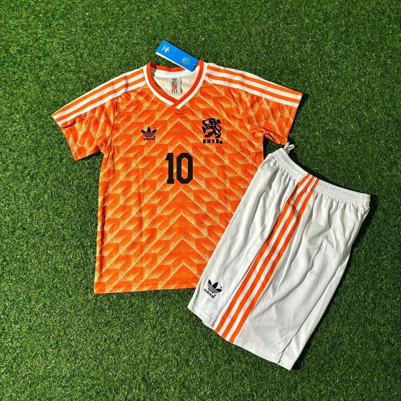 Netherlands 1988 Ruud Gullit Retro Football Jersey detail view