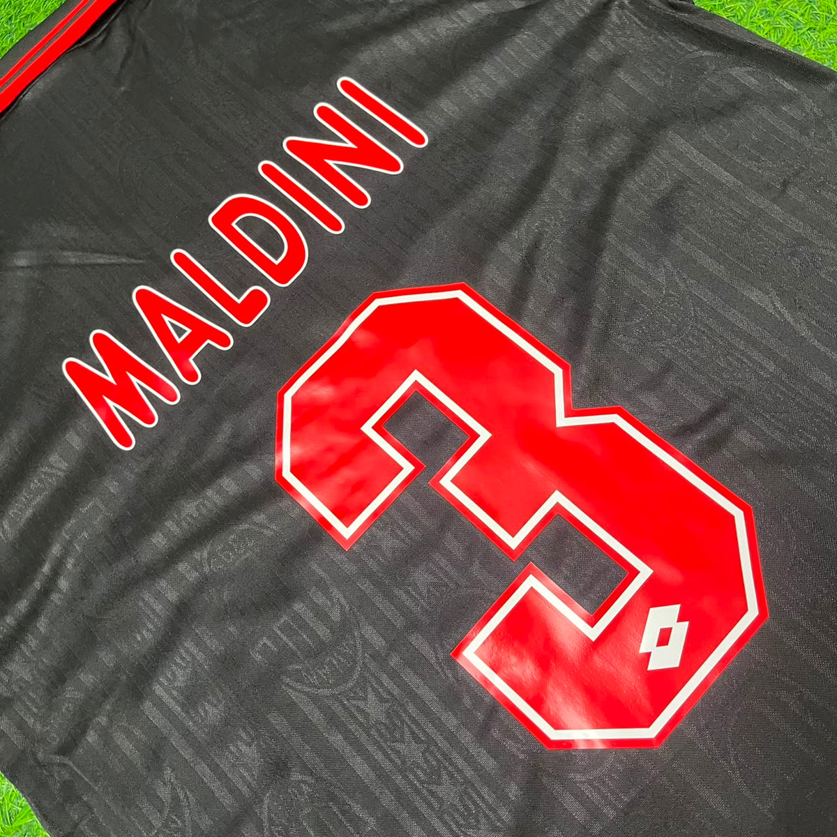 Camiseta de fútbol retro del AC Milan de Paolo Maldini 1997-1998