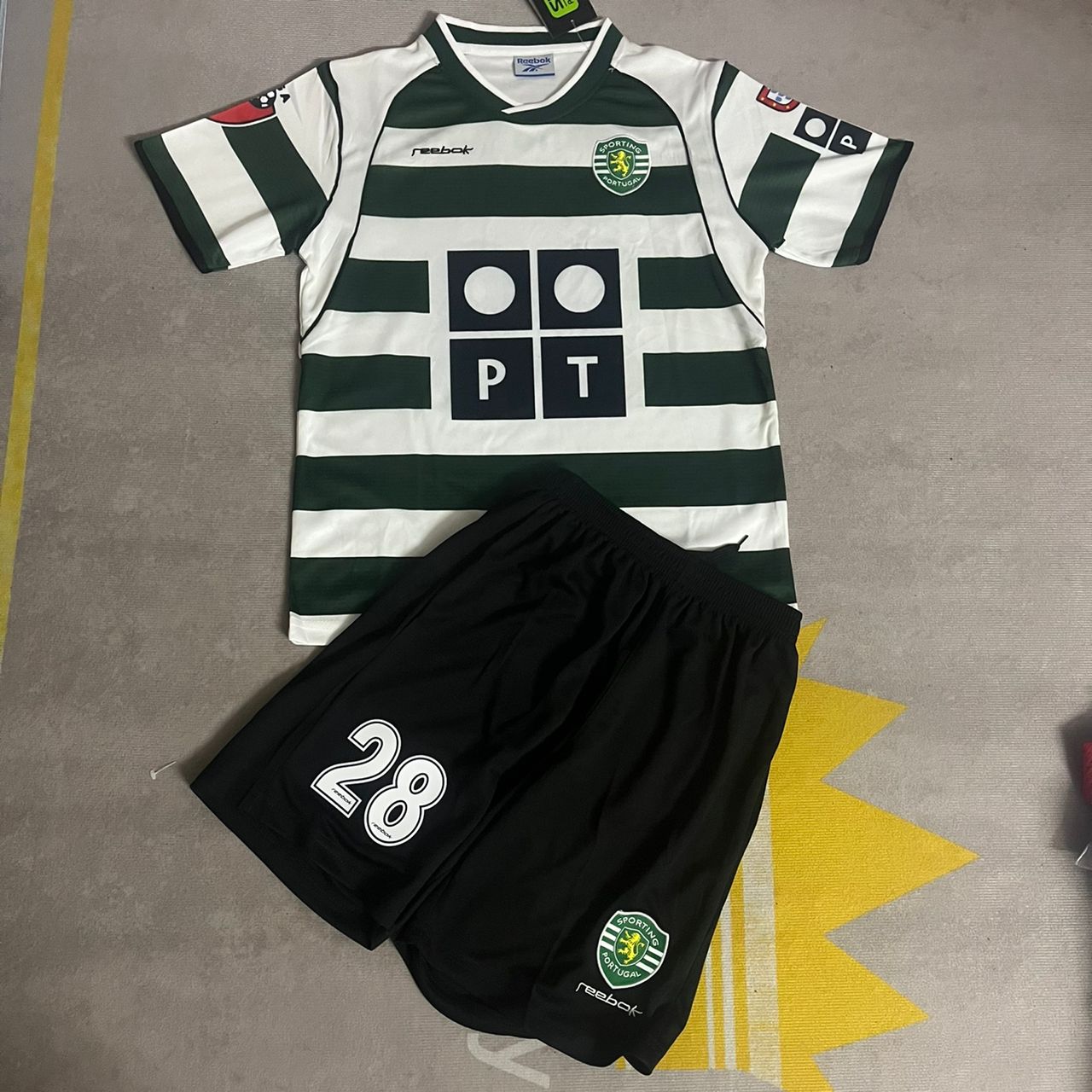 Cristiano Ronaldo Sporting CP Lissabon Kinder Trikot Set Nummer 28 Vintage