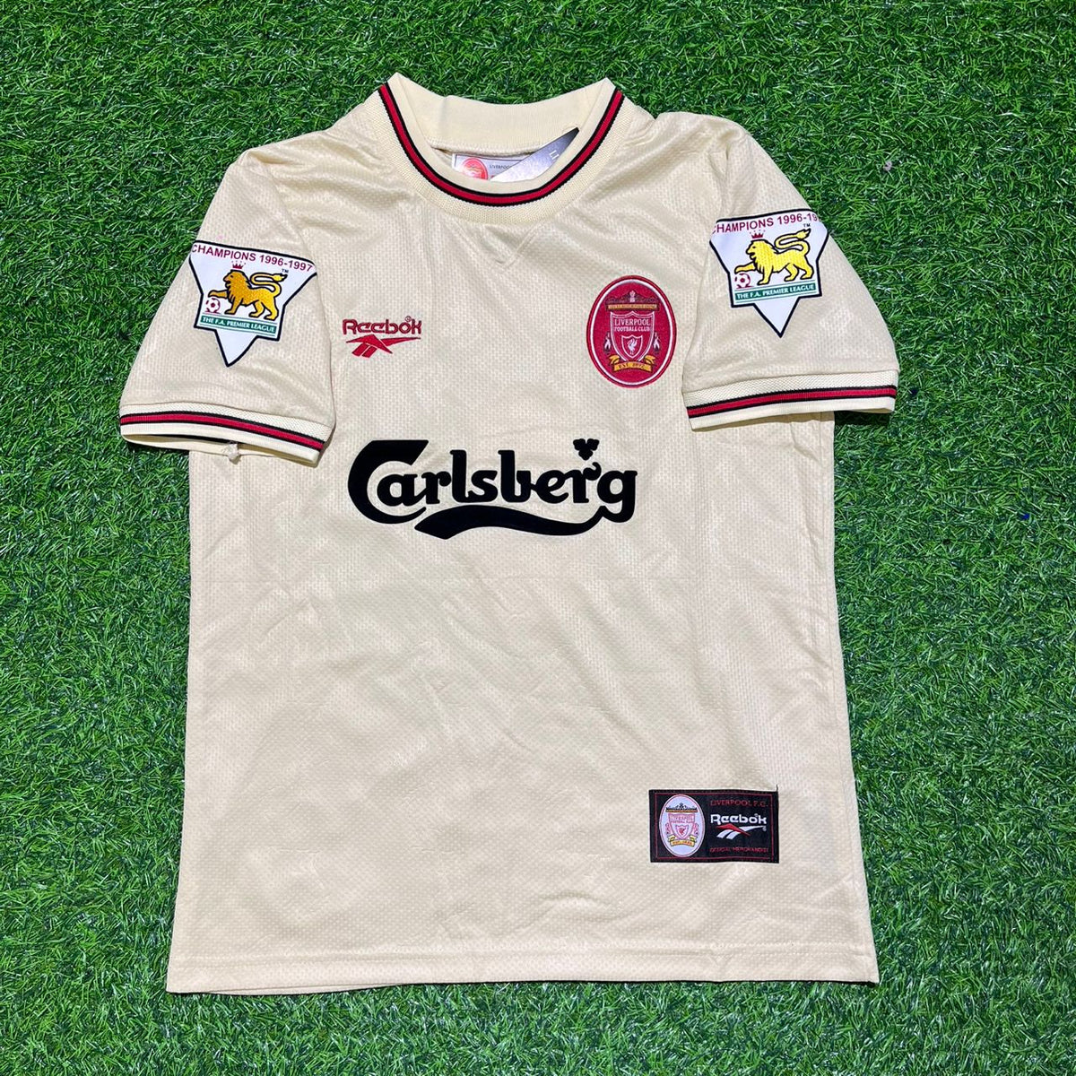 Maillot rétro beige et blanc Robbie Fowler Liverpool 1996 1997