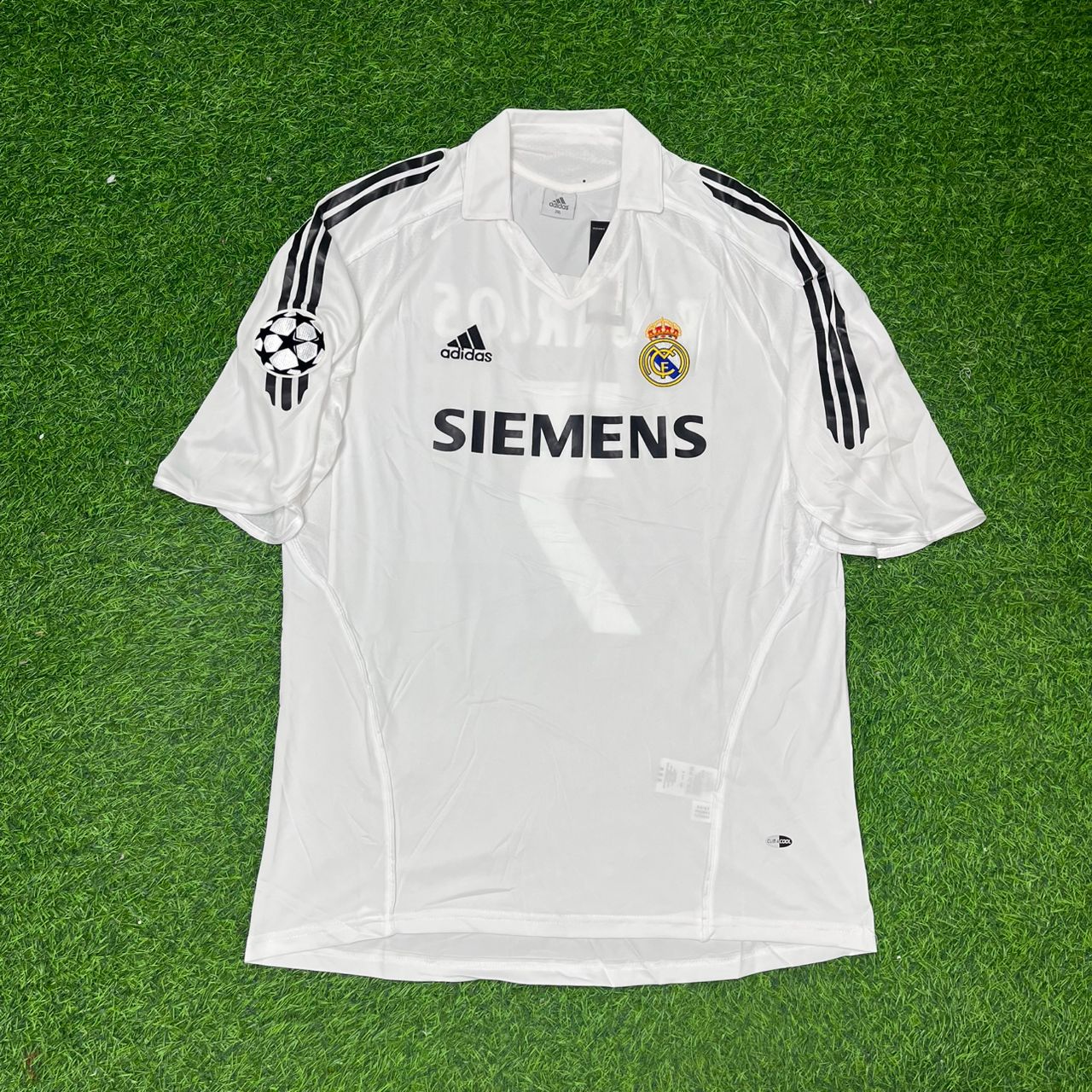 Roberto Carlos Real Madrid 2005-2006 White Football Jersey