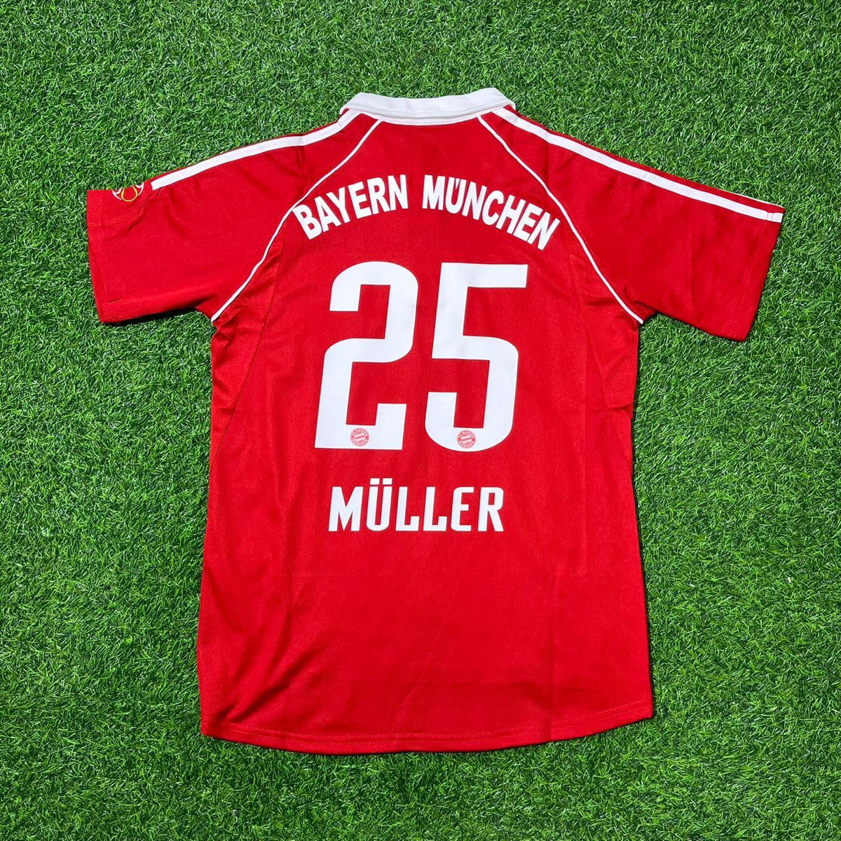 Conjunto de camiseta de fútbol retro roja del Bayern de Múnich 2006/07 de Thomas Müller