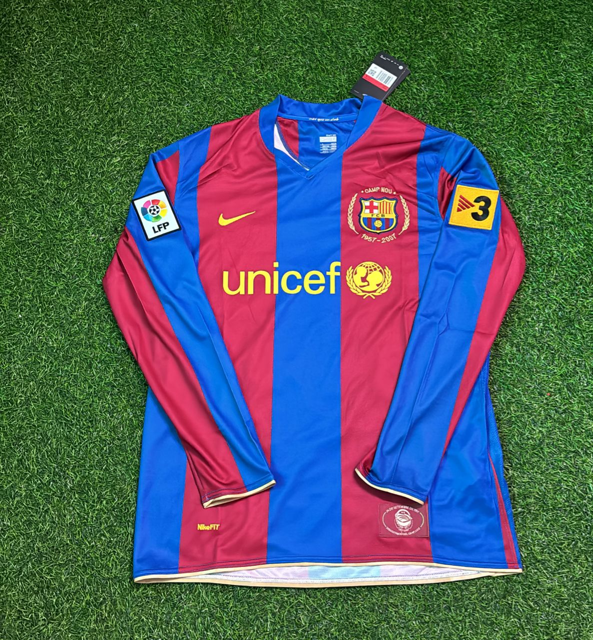 Xavi Hernandez Barcelona 2007 Retro Football Jersey