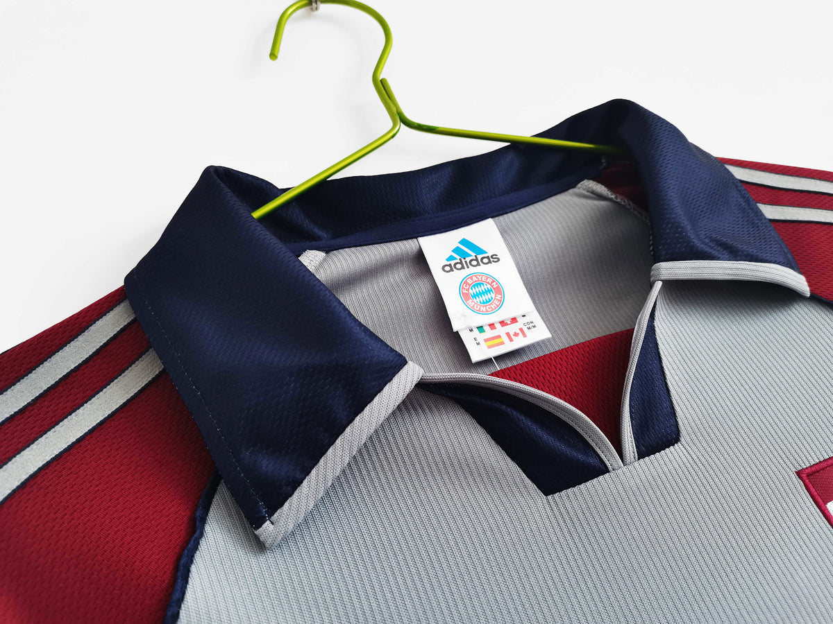 Camiseta de fútbol retro de visitante del F.C. Bayern de Múnich, temporada 1998-1999