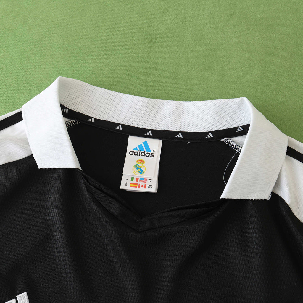 Real Madrid C.F. 2001-2002 Season Away Retro Football Jersey Trikot Maillot
