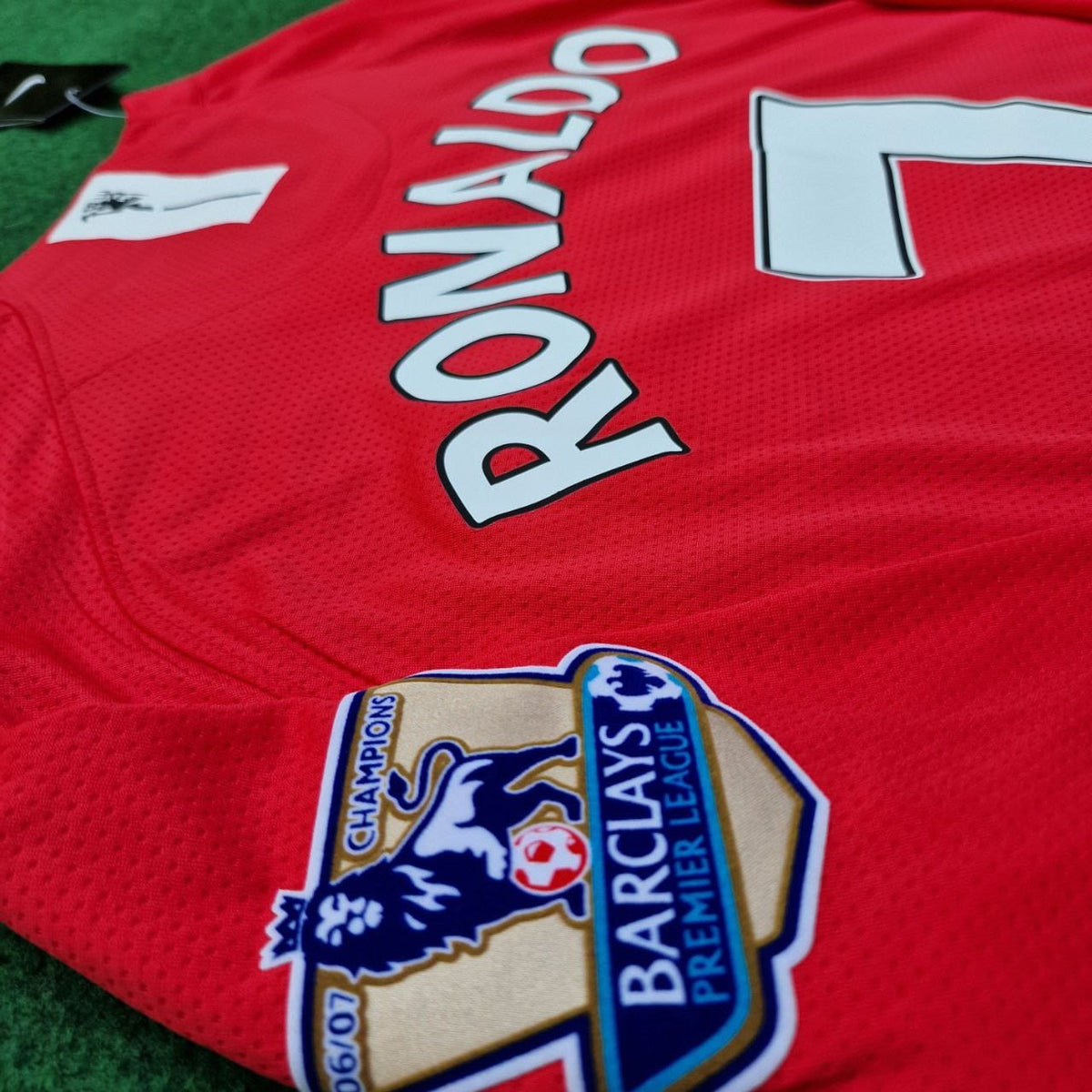 Maillot rétro à manches longues de Cristiano Ronaldo à Manchester United 2008 avec écusson EPL