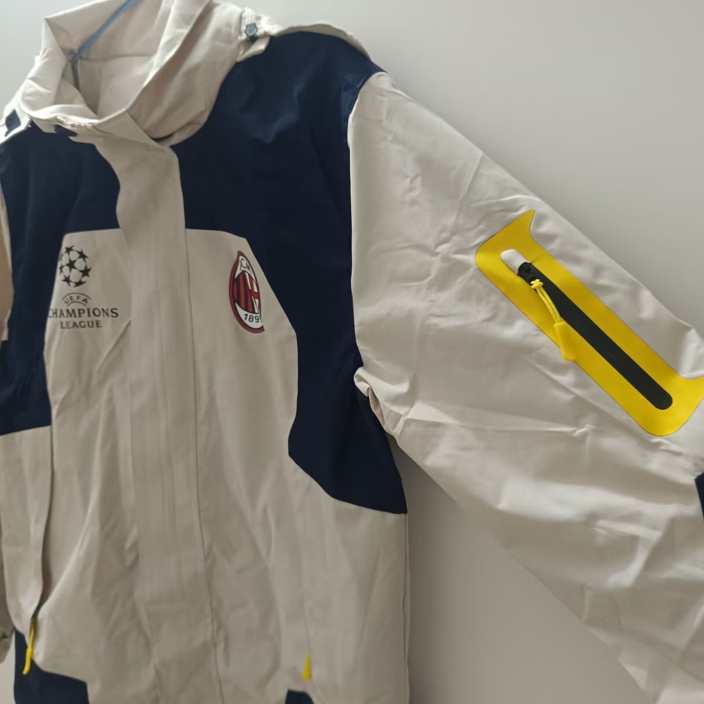 Milan Windbreaker Jacket – | Windbreaker Jacke | Coupe-Vent Soccer Shirt