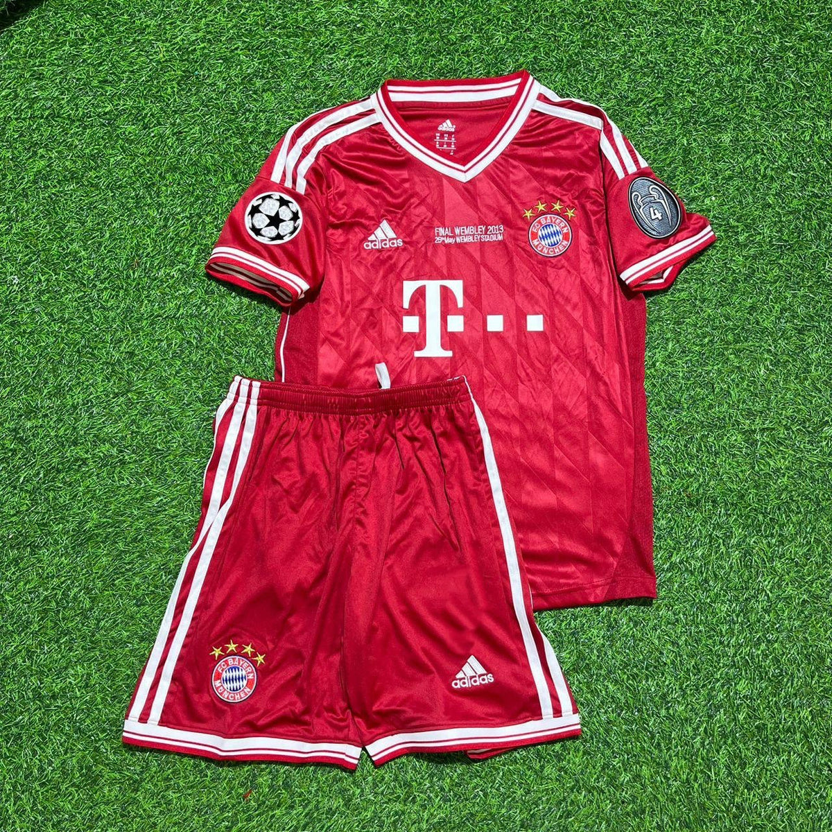 Bayern Munich 2013 Champions League Final Kids Retro Jersey – Arjen Robben 10