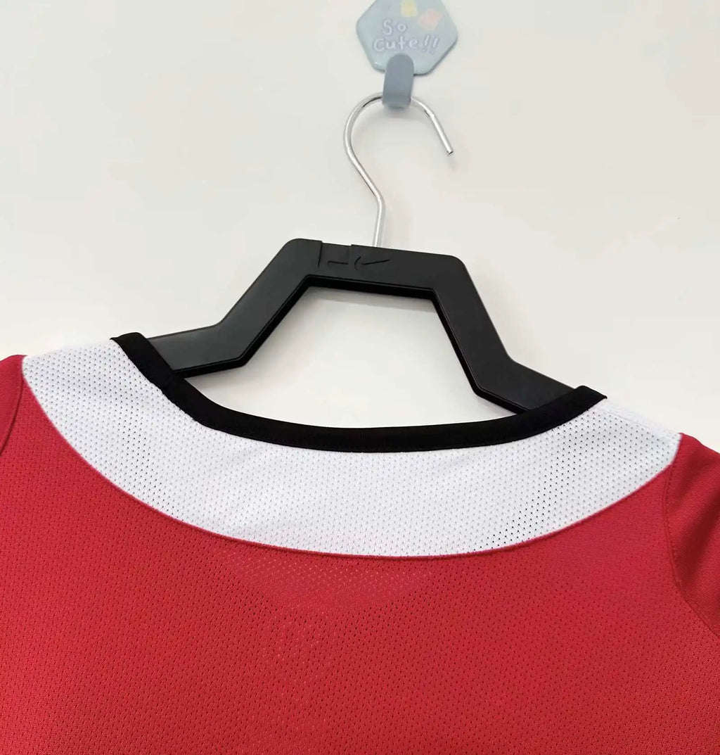 Maillot de football rétro Patrice Evra Manchester United 2005-06