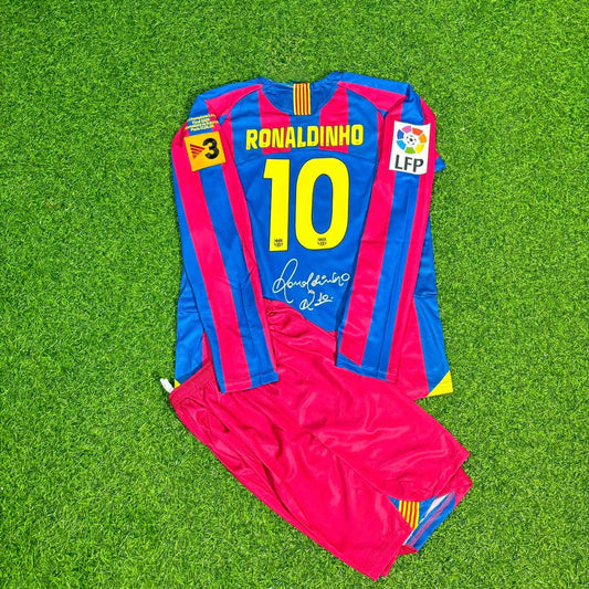 Ronaldinho Gaucho Barcelona 2006 Finale Kinder Special Retro Langarm Fußballtrikot Set