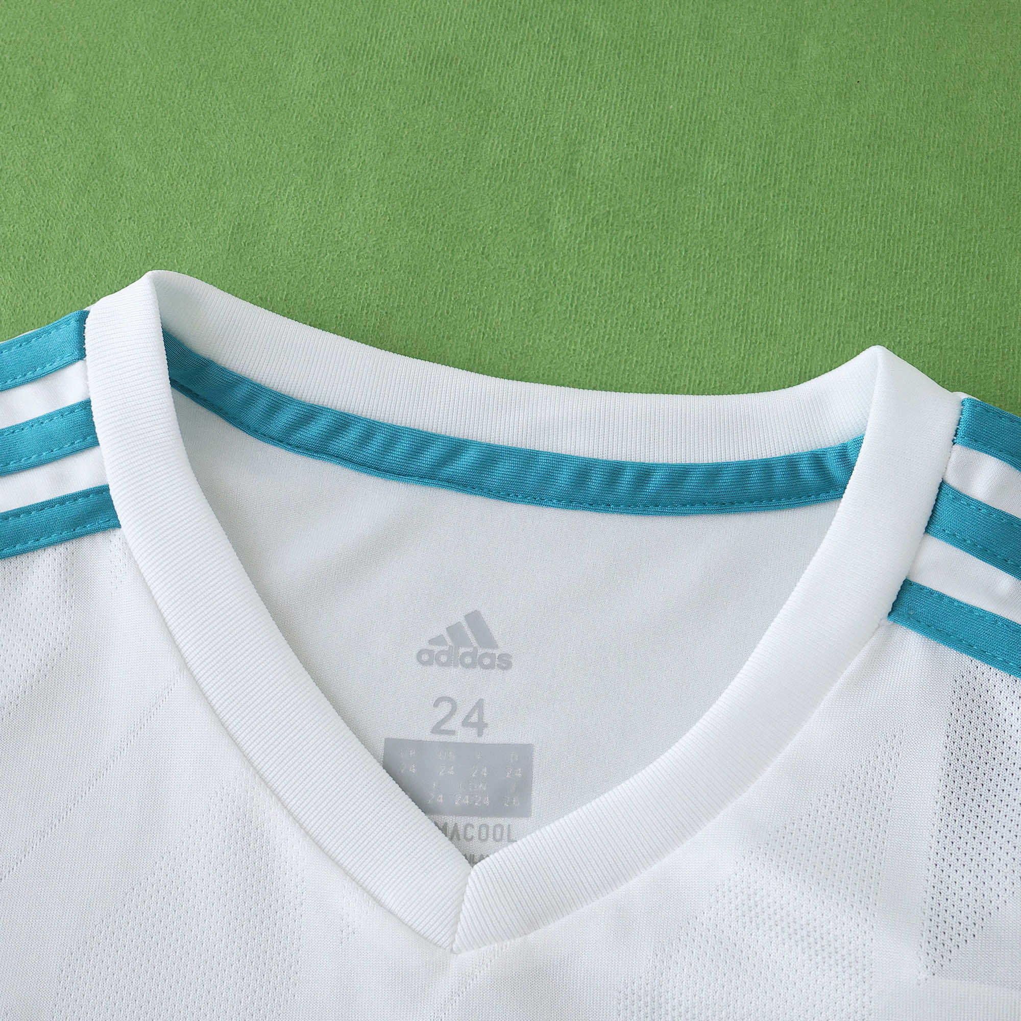 Real Madrid C.F. 2017-2018 Season Kids Home Retro Football Jersey Trikot Maillot