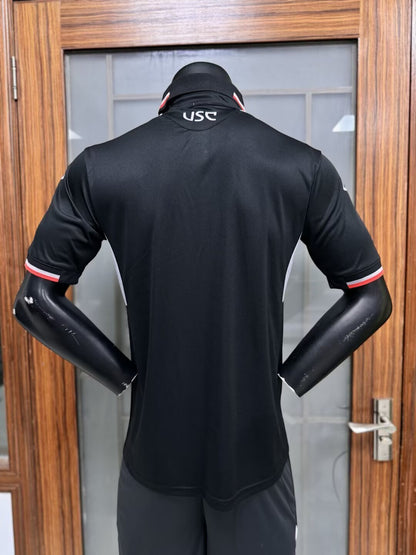 Cremonese 2025/26 Schwarzes Fußballtrikot der neuen Saison