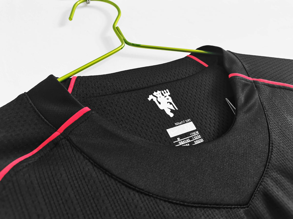 Manchester United Retro Langarm-Fußballtrikot