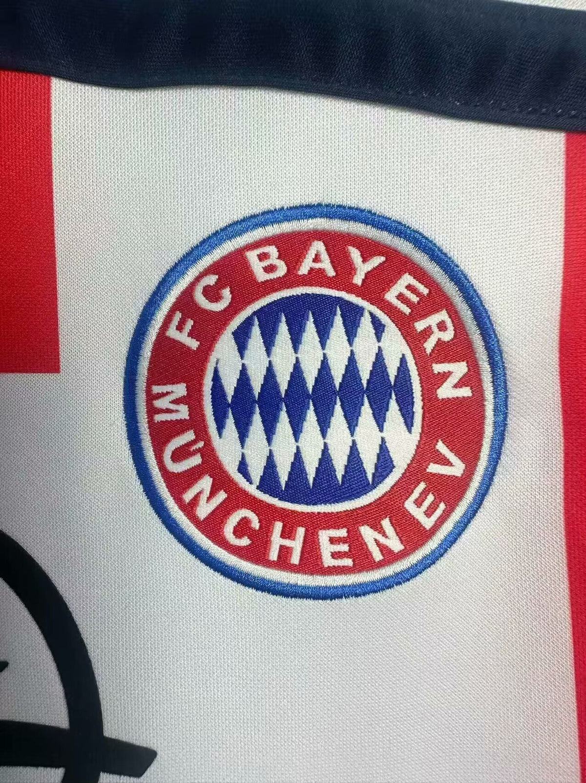 Bayern Munich 2000/02 Away Retro Jersey