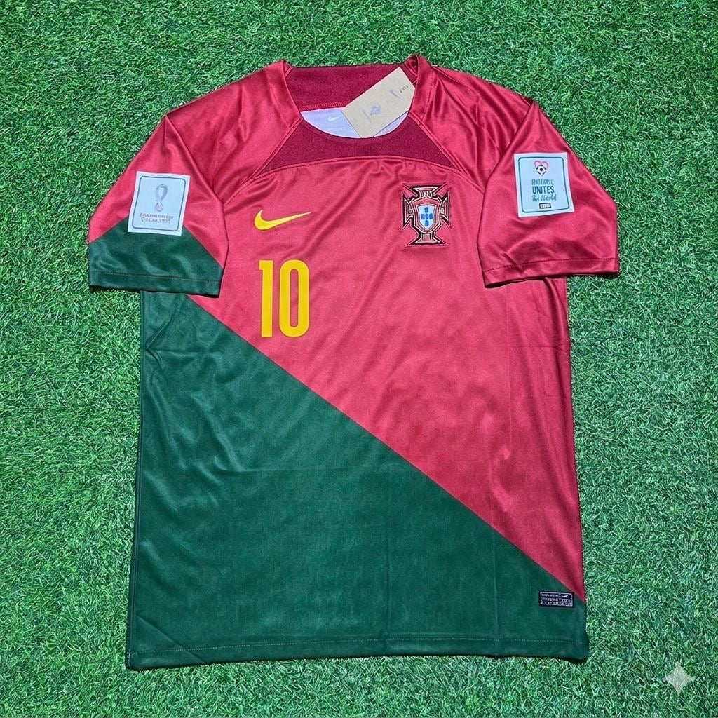 Bernardo Silva #10 Portugal 2022 World Cup Home Retro Football Jersey