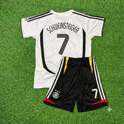 Camiseta de fútbol retro infantil blanca de Alemania para el Mundial 2006 – Bastian Schweinsteiger