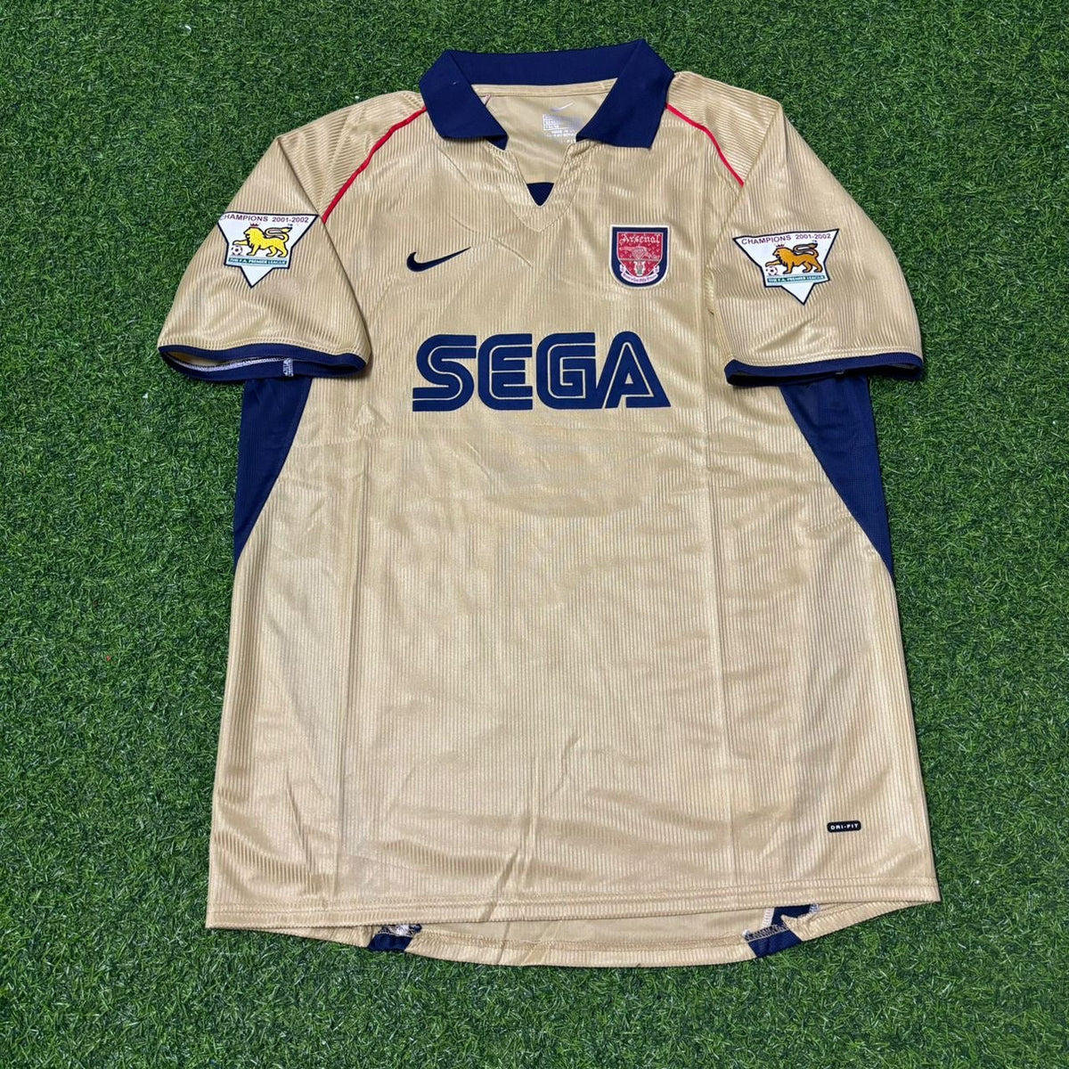 Maillot de foot rétro Freddie Ljungberg n°8 Arsenal 2001-2002 extérieur Golden Kids