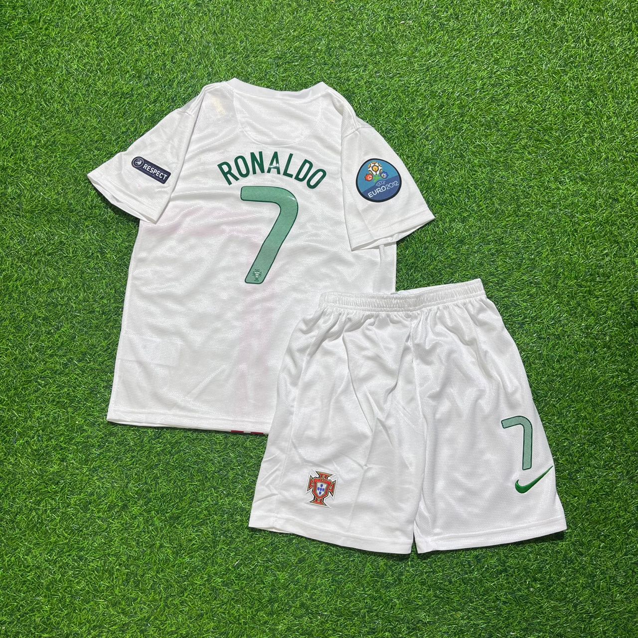Cristiano Ronaldo Portugal 2012 White Ronaldo Kids Kit – Kit Jersey for Children – | KinderTrikot | Maillot Enfant Soccer Shirt