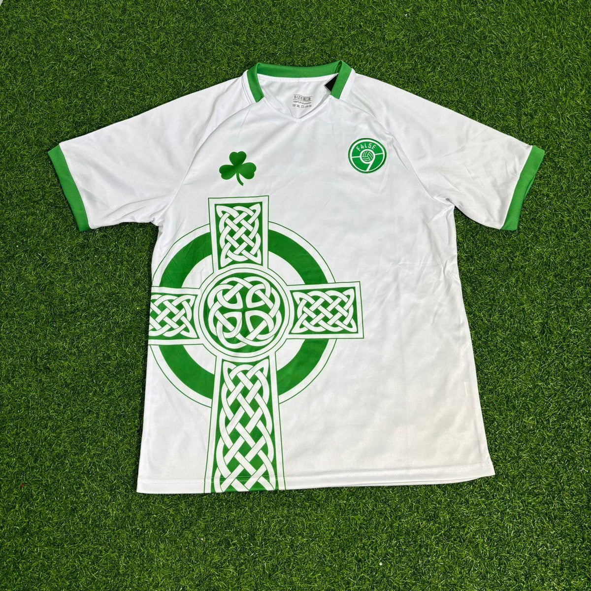Robbie Keane 10- Ireland Vintage Special Edition White Football Jersey Kit