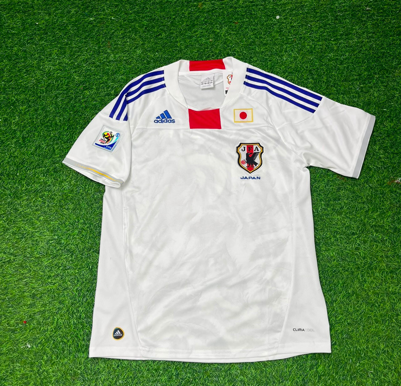 Yuto Nagatomo Japan 2010 World Cup White Retro Football Jersey