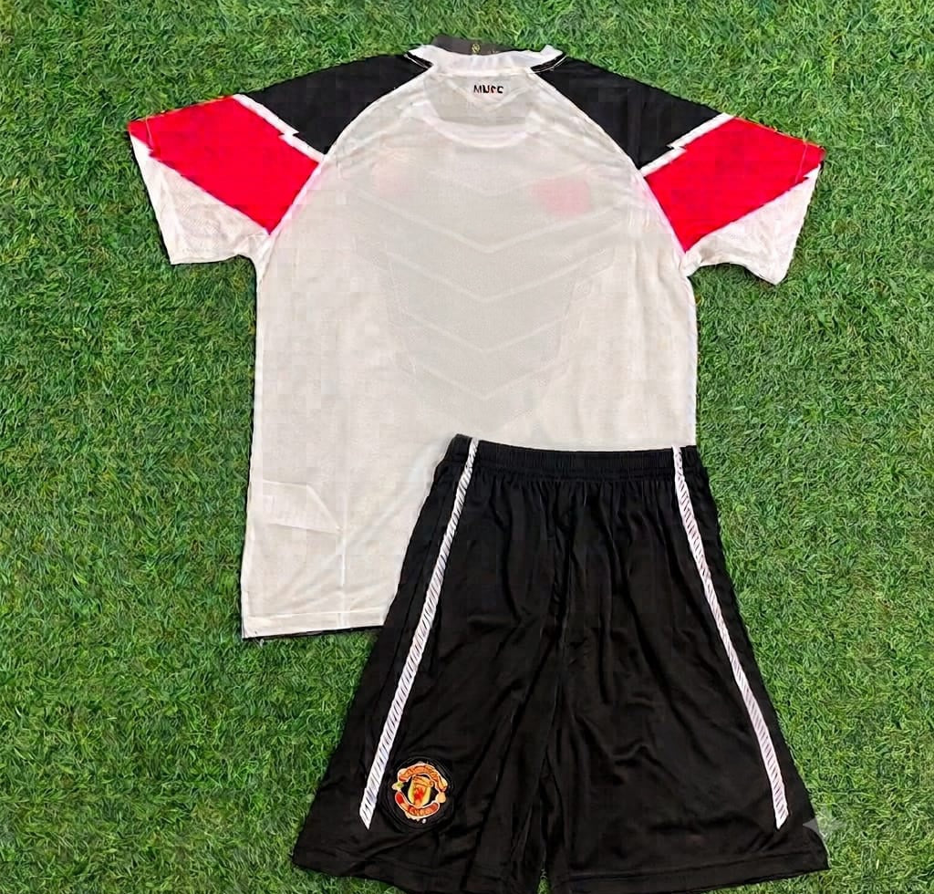 Manchester United 2011 Champions League Finale Kinder Retro Fußballtrikot Set