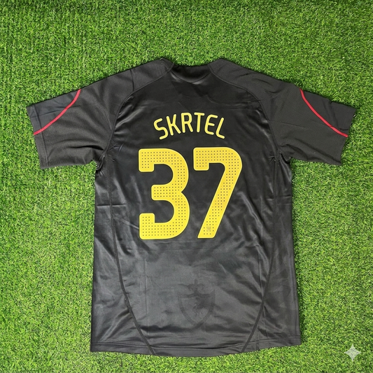 Liverpool 2009/10 Black Retro Jersey – Martin Skrtel