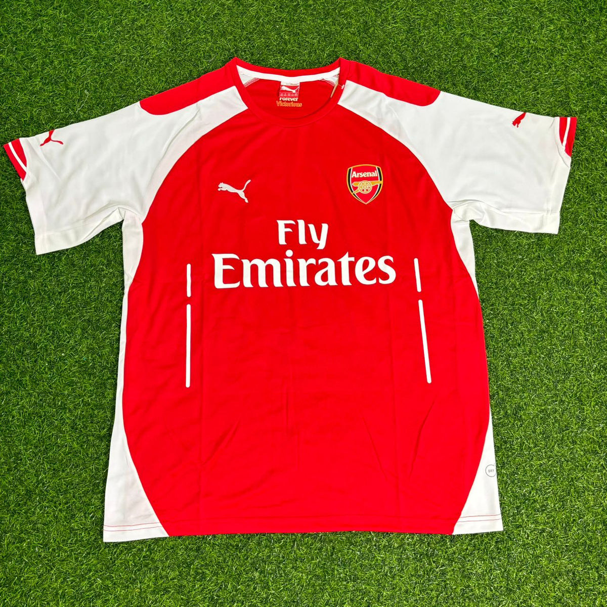 Conjunto de camiseta de fútbol local del Arsenal 2014/2015 de Mesut Özil
