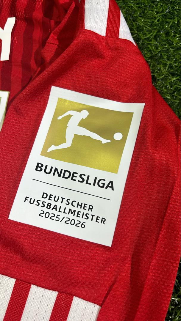Maillot de football Jamal Musiala #10 Bayern Munich 2027 avec patch de champion de la Bundesliga