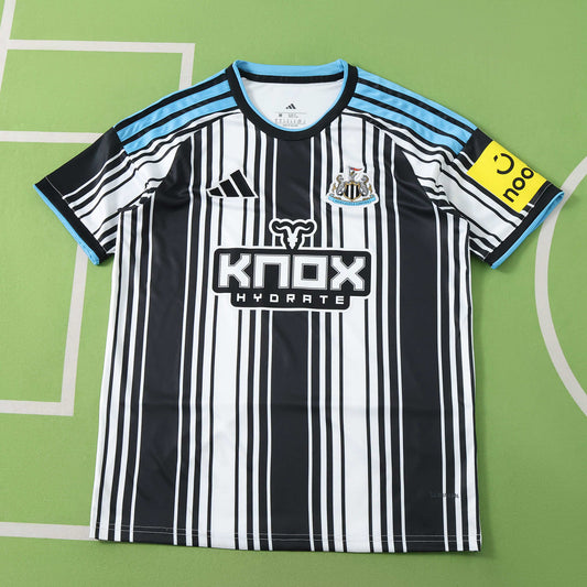 Camiseta de fútbol local del Newcastle United temporada 2026-2027