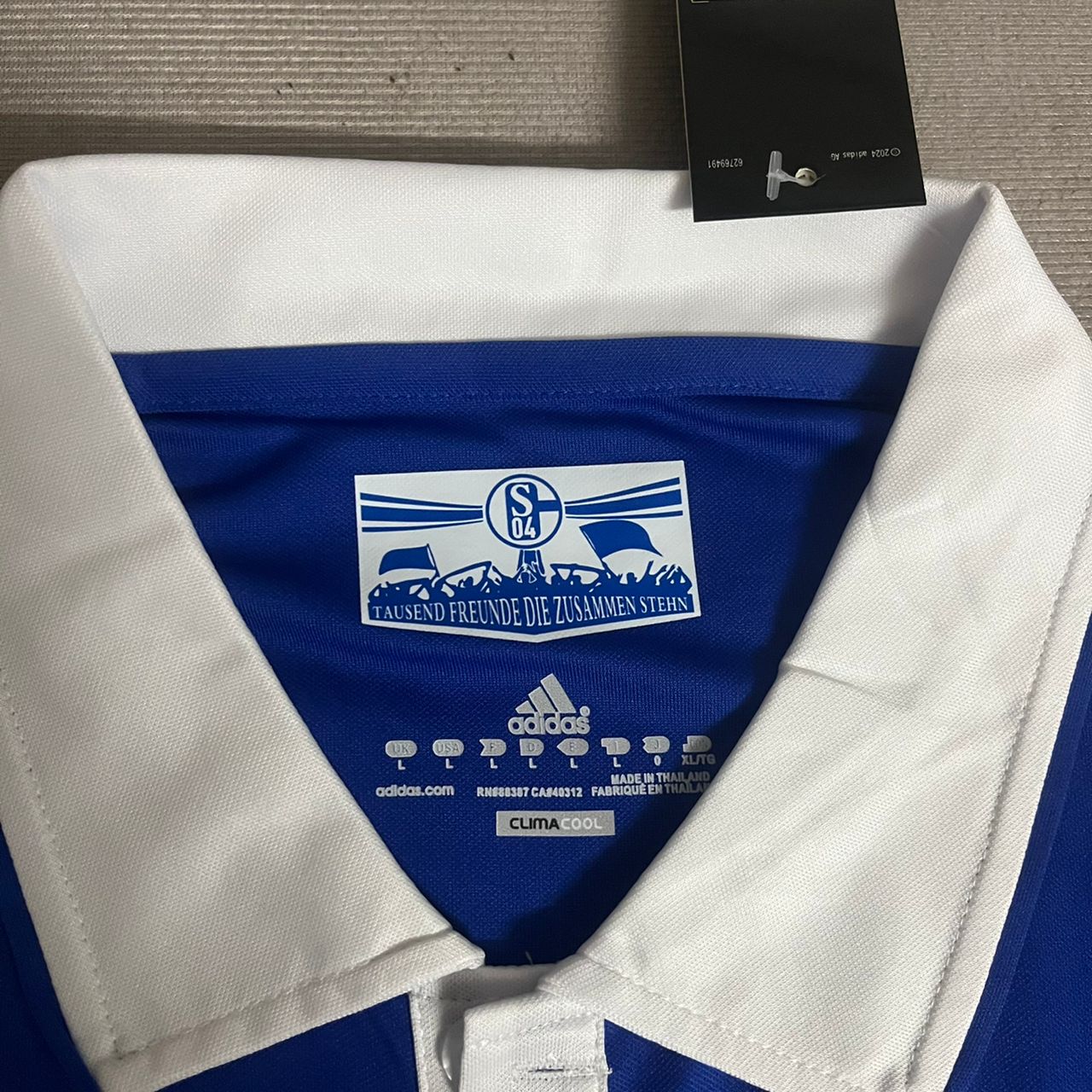 Atsuto Uchida Schalke 04 2011 2012 Retro UEFA Patch Fußballtrikot
