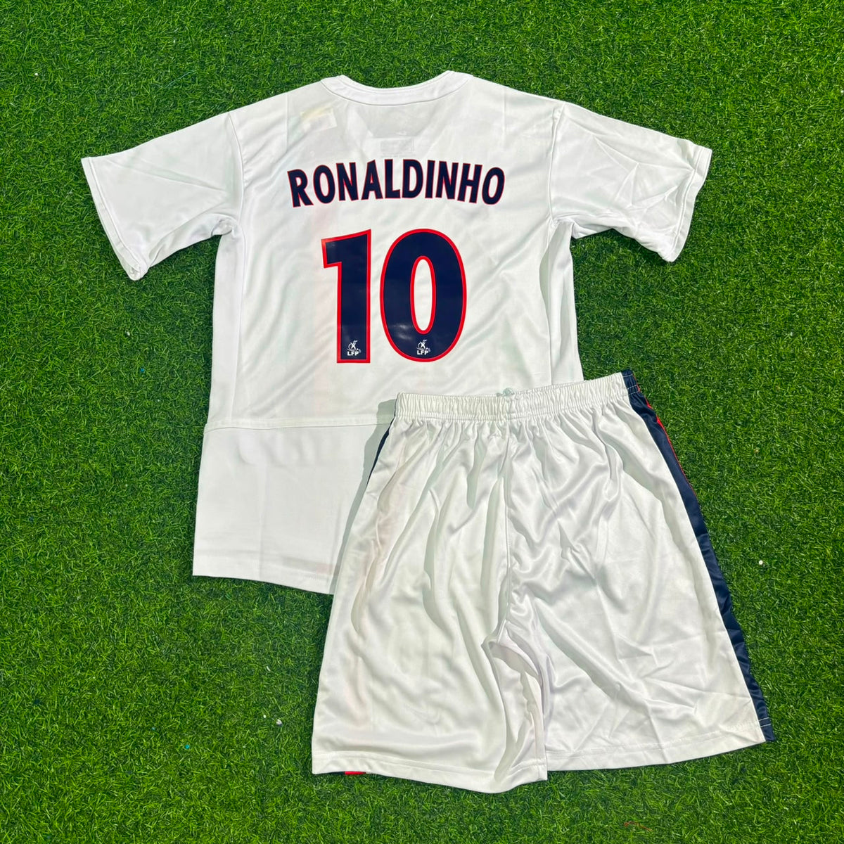 Ronaldinho 2002-2003 White Kids Kit – Kit Jersey for Children – | KinderTrikot | Maillot Enfant Soccer Shirt