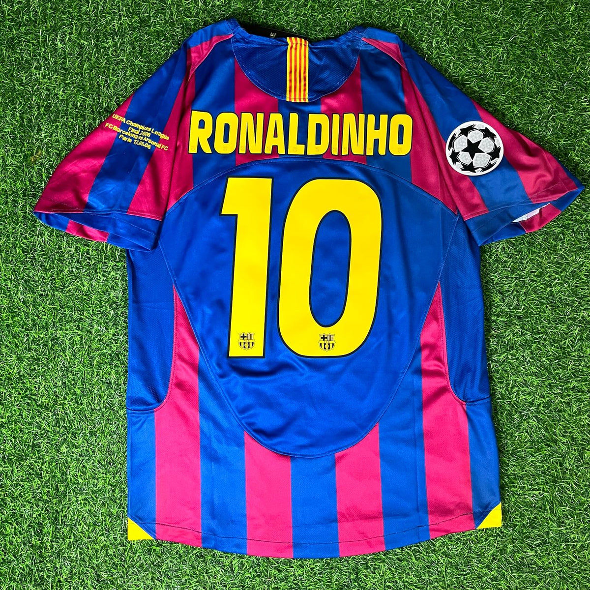 Ronaldinho Gaucho Barcelona 2006 Final Retro Short Sleeve Football Jersey