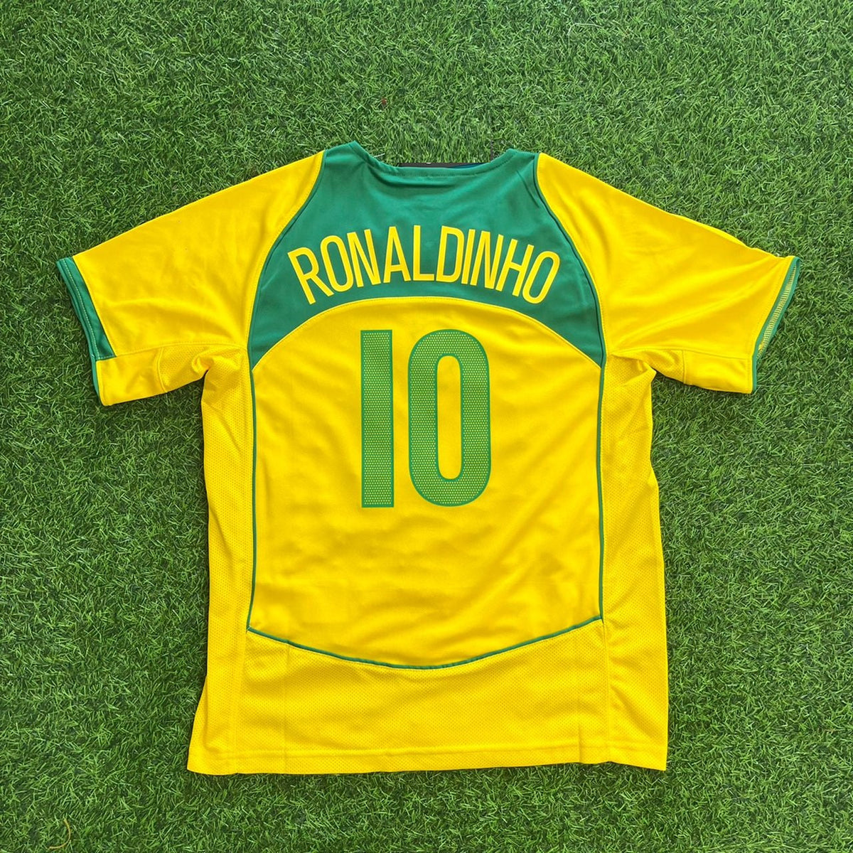 Ronaldinho Gaucho – Brazil 2004–2006 Retro Kit Jersey – | Trikot | Maillot Soccer Shirt