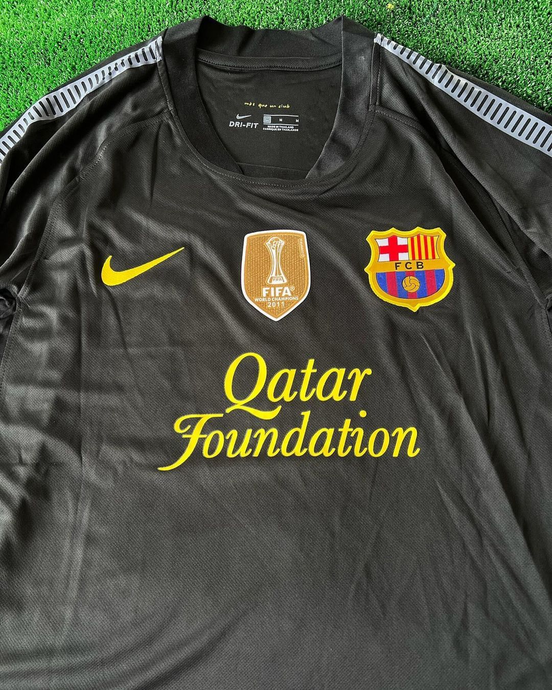 Lionel Messi Maillot de football rétro noir Barcelone 2011/12