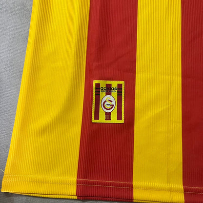 Viktor Osimhen Galatasaray UEFA 2000 Retro Nostalji Formasi Football Home Trikot Jersey Maillot