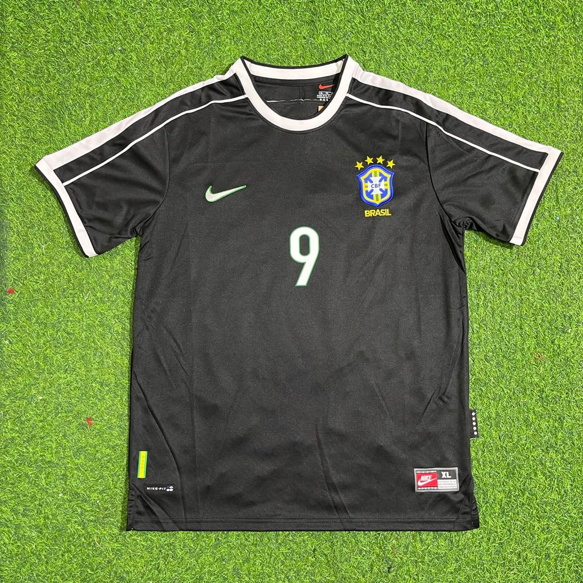 Tenue de football rétro Ronaldo Nazario Brésil noir