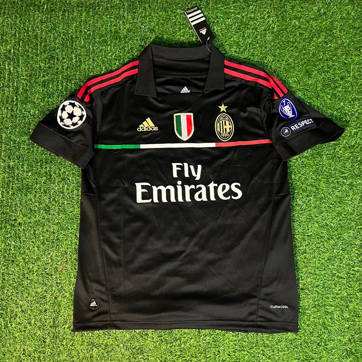Zlatan Ibrahimović 11 - Milan Third Kit 2011/12 Retro Kit Jersey Maillot Trikot Soccer Shirt