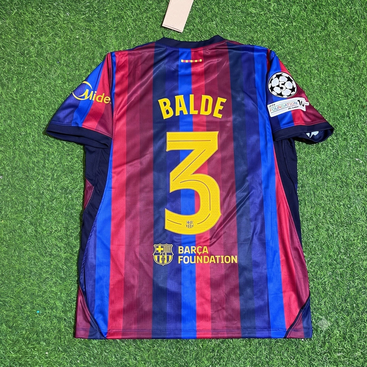 Camiseta local del Barcelona 2027 con parche de la Champions League – Alejandro Balde 3