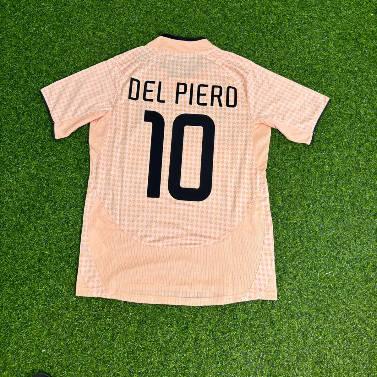 Alessandro Del Piero 10 Juventus 2003/2004 Away Retro Football Jersey