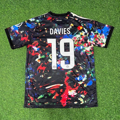 Bayern Munich Oktoberfest Special Edition Football Jersey – Alphonso Davies 19