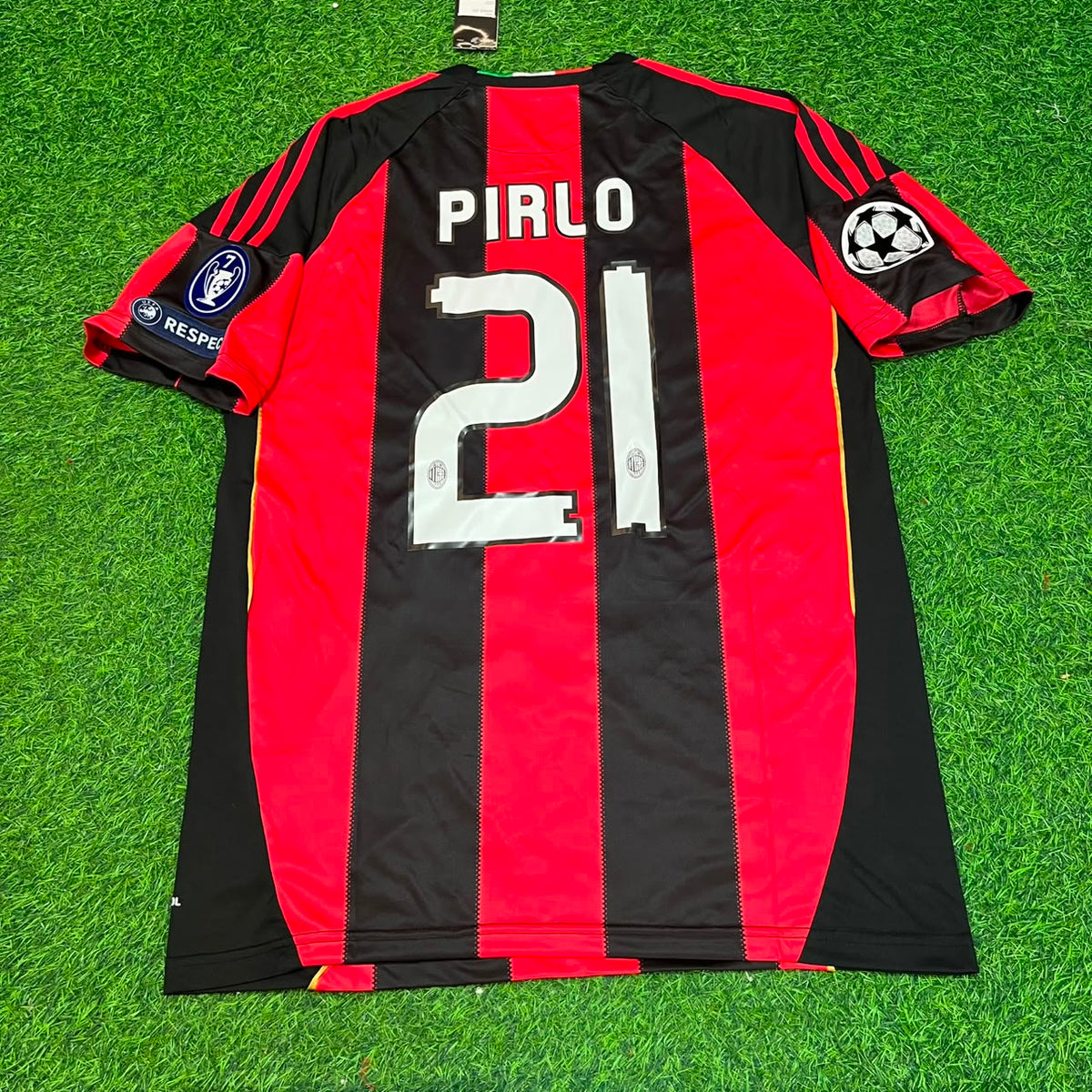 Andrea Pirlo 21 - Milan 2010/2011 Home Retro Jersey Trikot