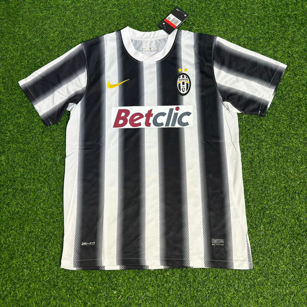 Leonardo Bonucci Juventus Home 2011 2012 Season Retro Jersey Trikot