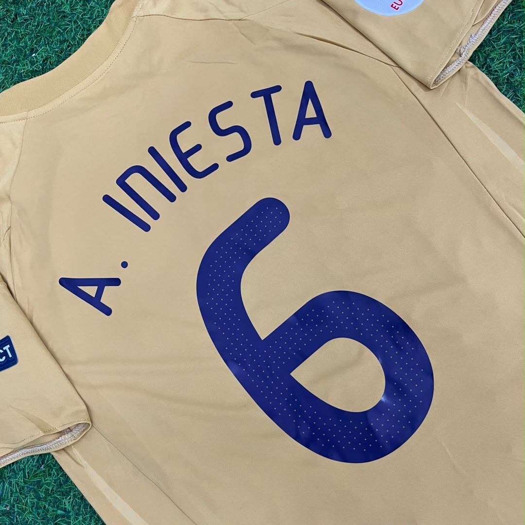 Andrés Iniesta 6- Spain EURO 2008 Retro Football Jersey